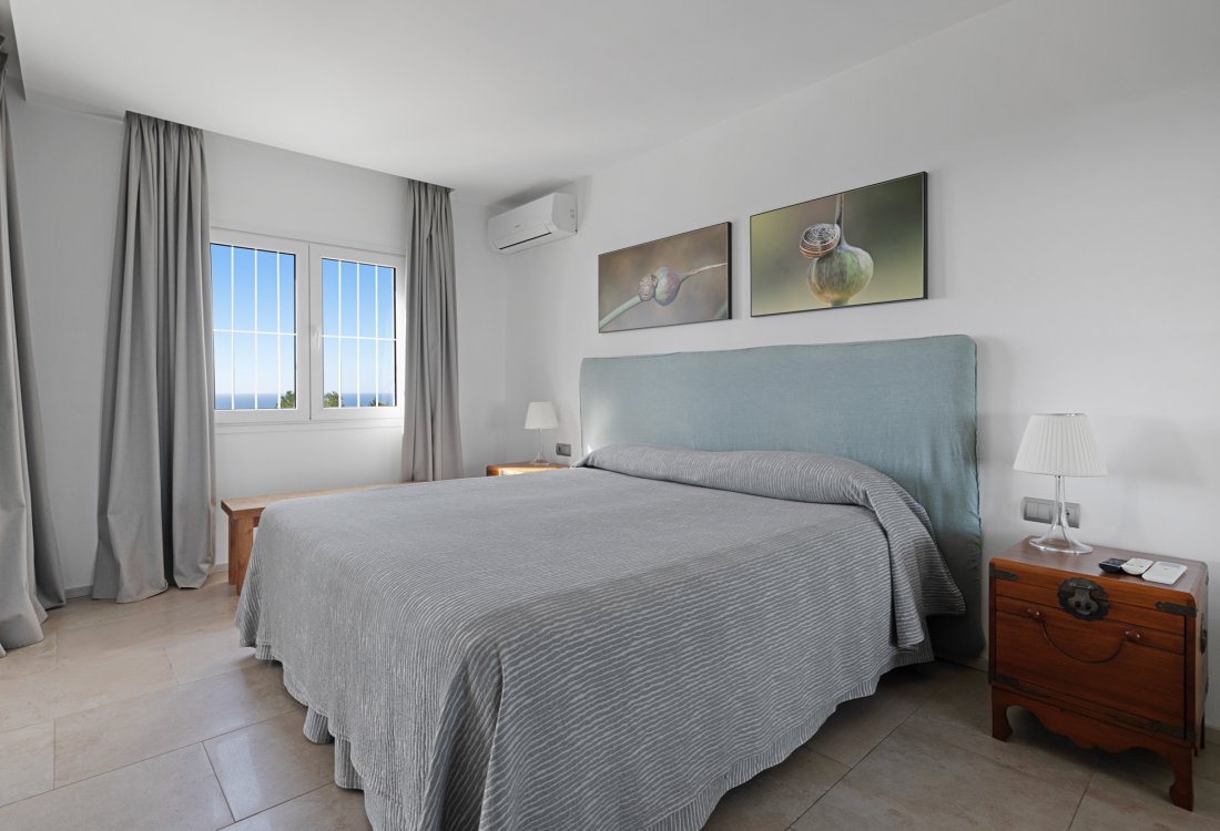 Moderne Villa mit Vermietungslizenz und Sonnenuntergangsblick - 13