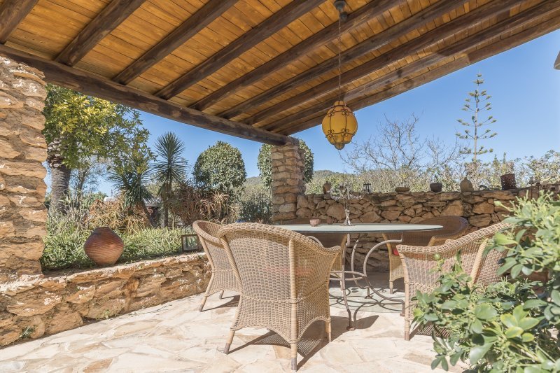 Traditional finca with dreamlike garden - 3