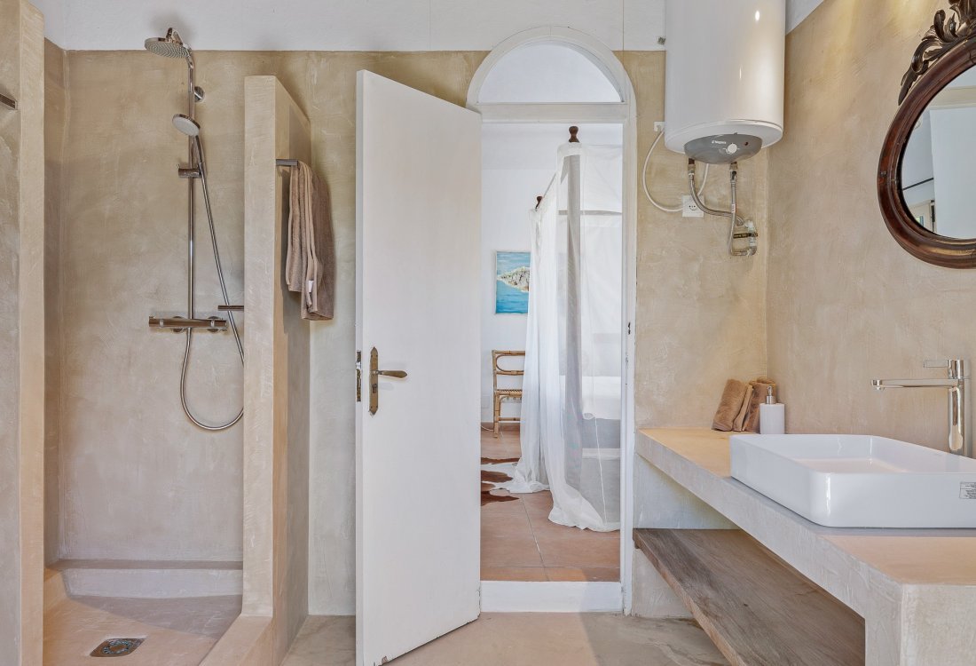 Traditional finca with dreamlike garden - 18