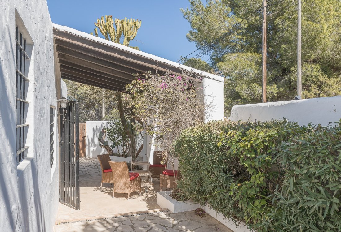 Traditional finca with dreamlike garden - 11