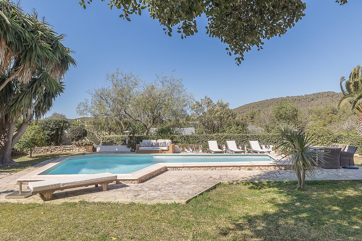 Finca tradicional con jardín de ensueño - 25