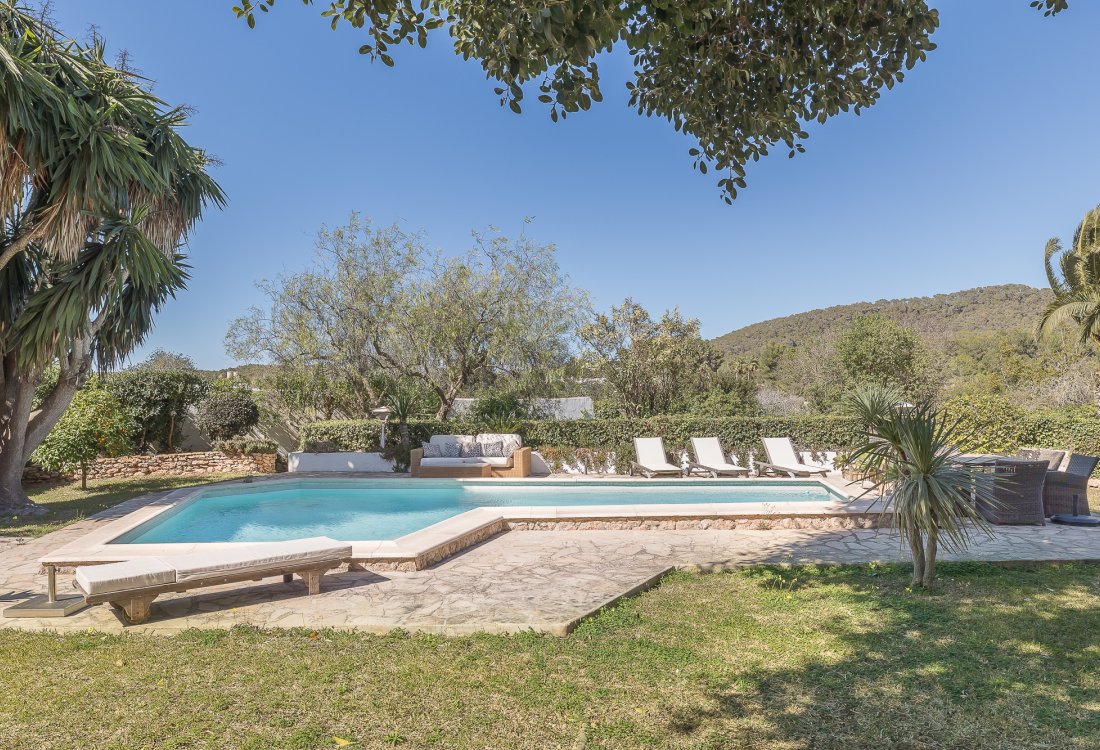 Finca tradicional con jardín de ensueño - 25