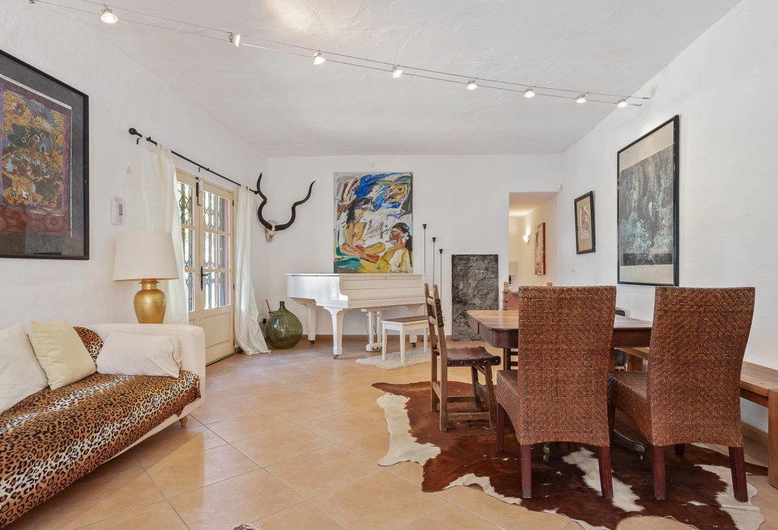 Traditional finca with dreamlike garden - 16