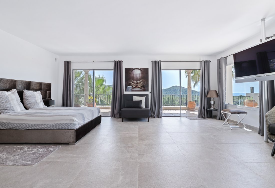 Stylish villa with beautiful sea views in gated urbanisation - 10