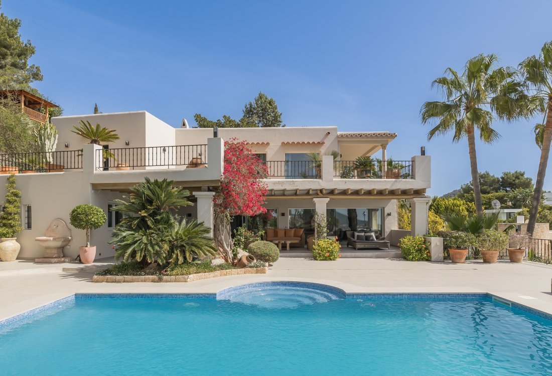 Stylish villa with beautiful sea views in gated urbanisation - 22