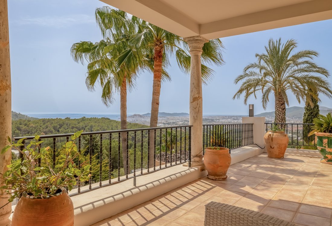 Stylish villa with beautiful sea views in gated urbanisation - 15