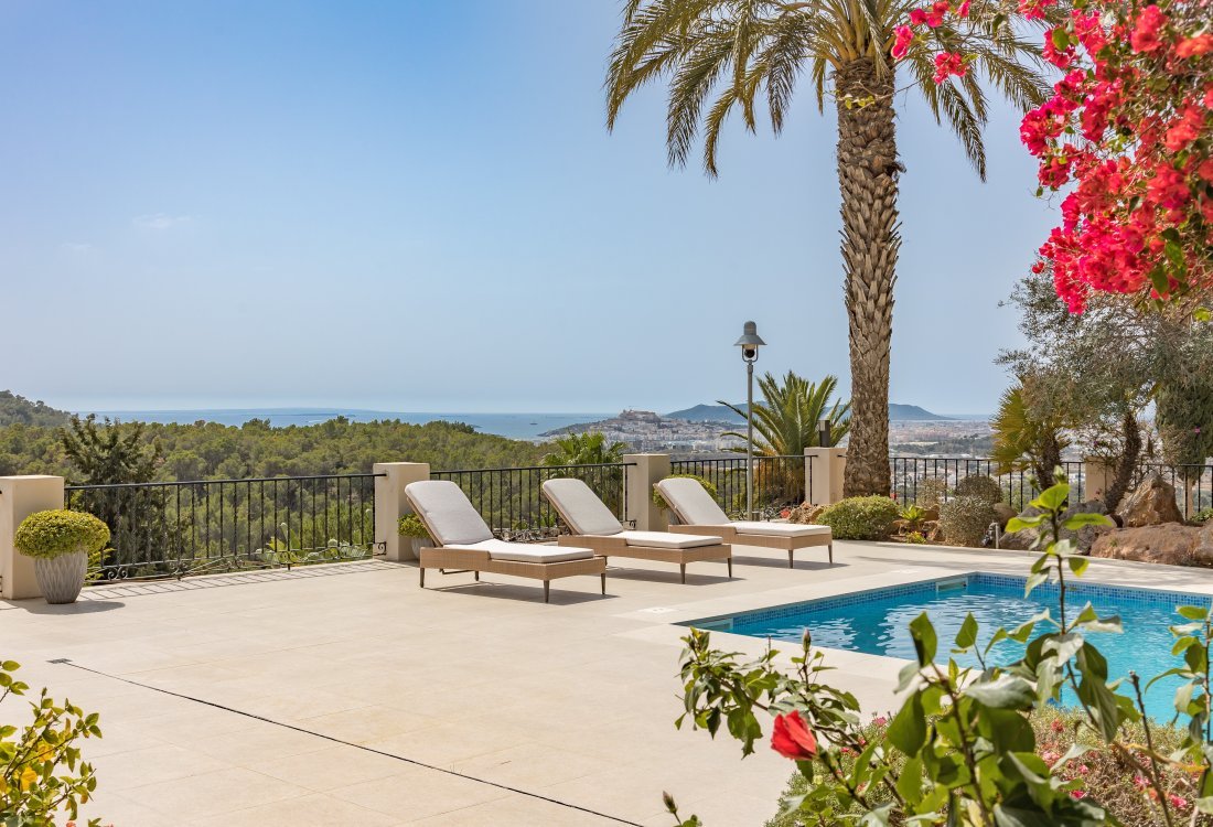 Stylish villa with beautiful sea views in gated urbanisation - 21