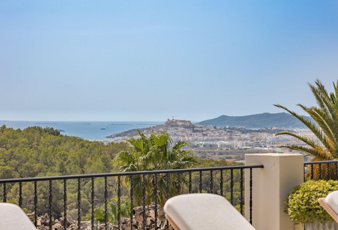 Stylish villa with beautiful sea views in gated urbanisation - 6