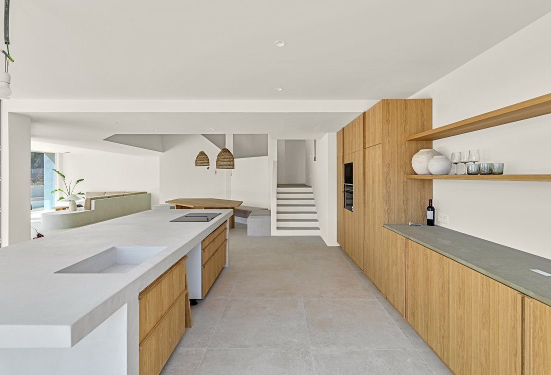 Spectacular newly built villa close to the sea - 6