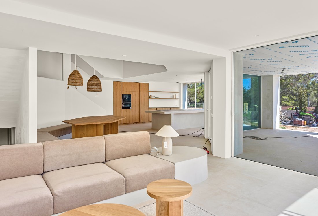Spectacular newly built villa close to the sea - 8