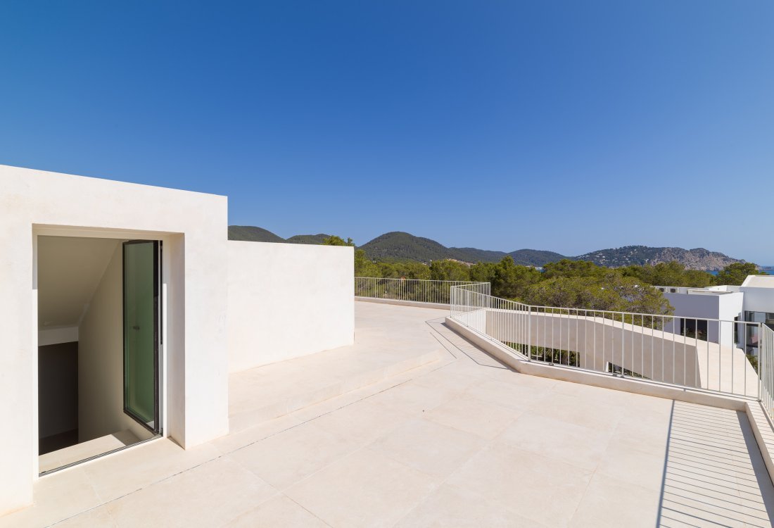 Spectacular newly built villa close to the sea - 4
