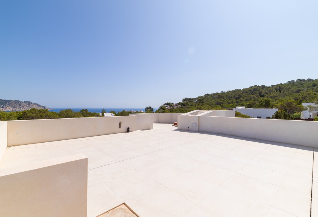 Spectacular newly built villa close to the sea - 16