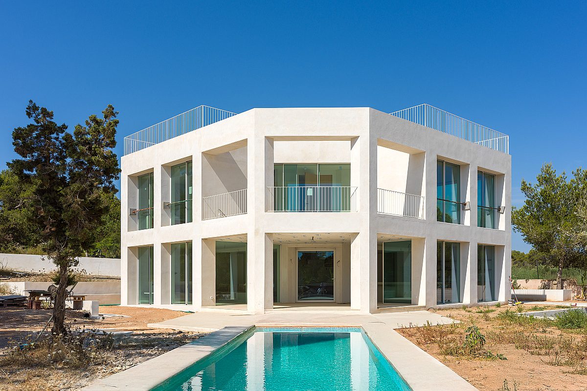 Spectacular newly built villa close to the sea - 1