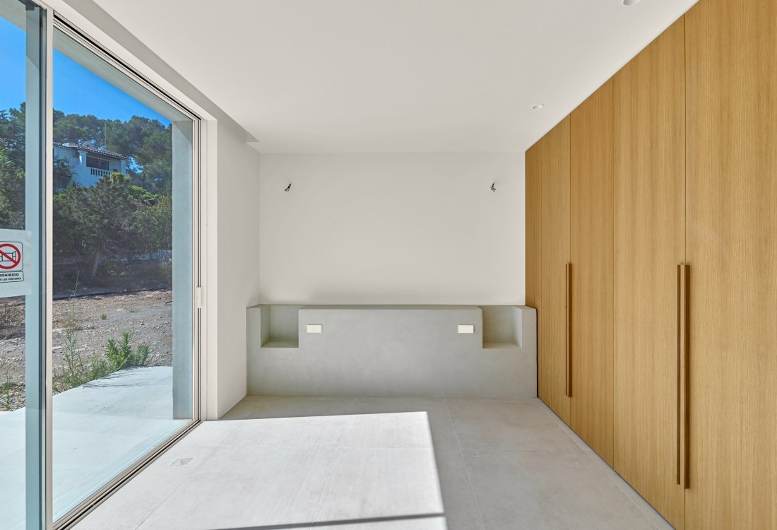 Spectacular newly built villa close to the sea - 18
