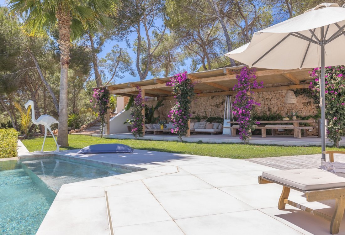 Modern villa with beautiful garden and stunning sea views - 7
