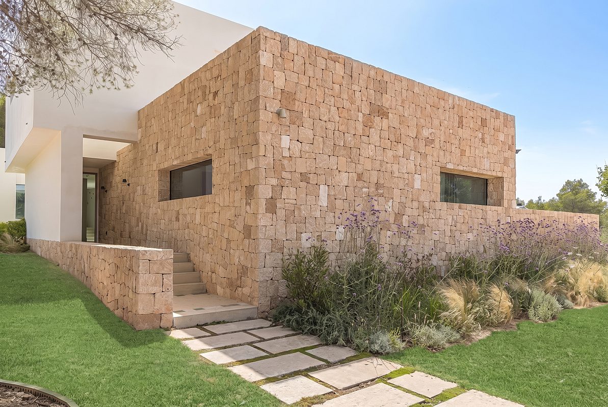 Impresionante villa de nueva construcción en la costa oeste de Ibiza - 37