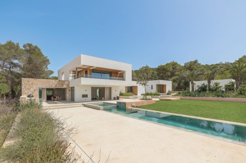 Impresionante villa de nueva construcción en la costa oeste de Ibiza - 1