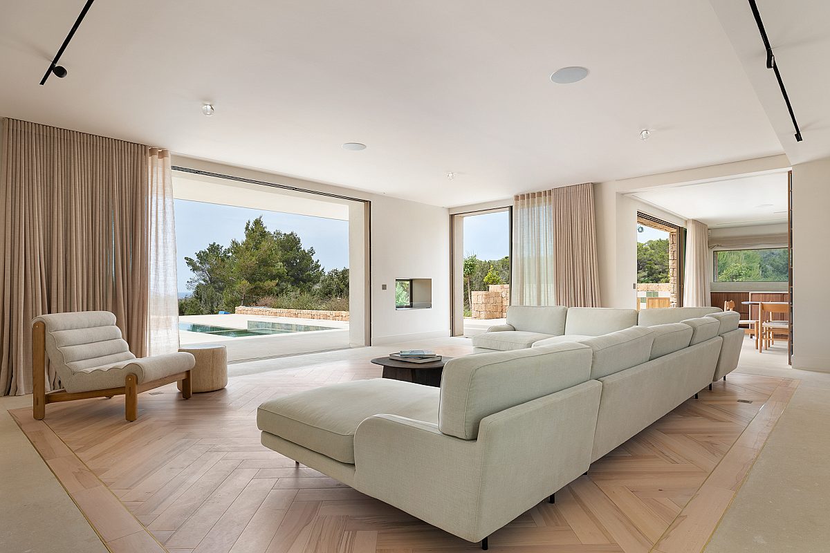 Impresionante villa de nueva construcción en la costa oeste de Ibiza - 3