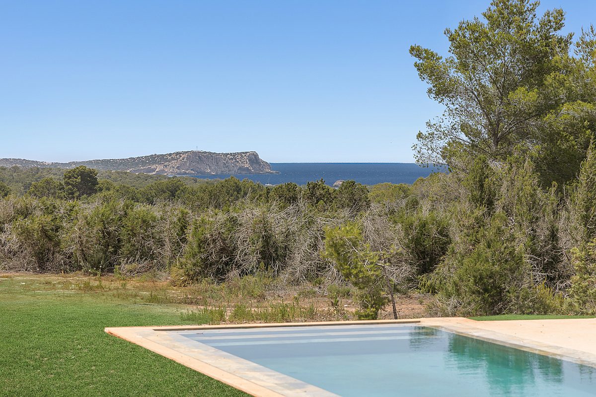 Impresionante villa de nueva construcción en la costa oeste de Ibiza - 16