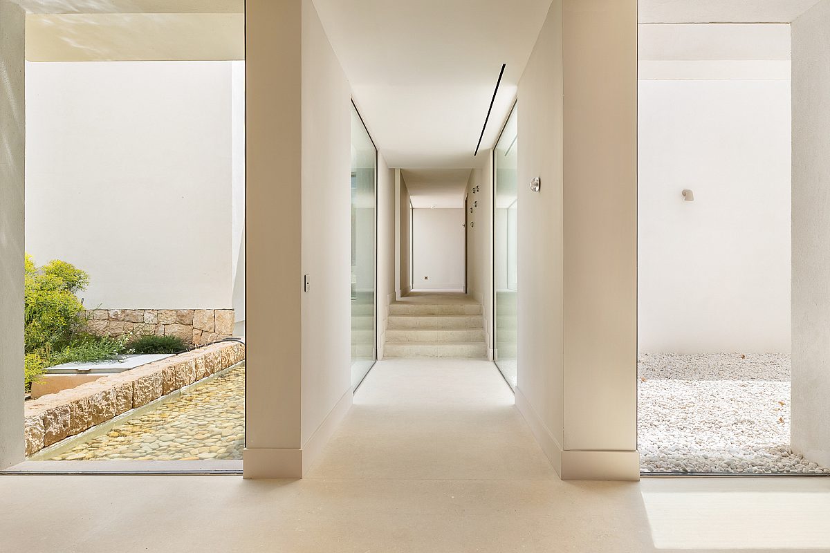 Impresionante villa de nueva construcción en la costa oeste de Ibiza - 21