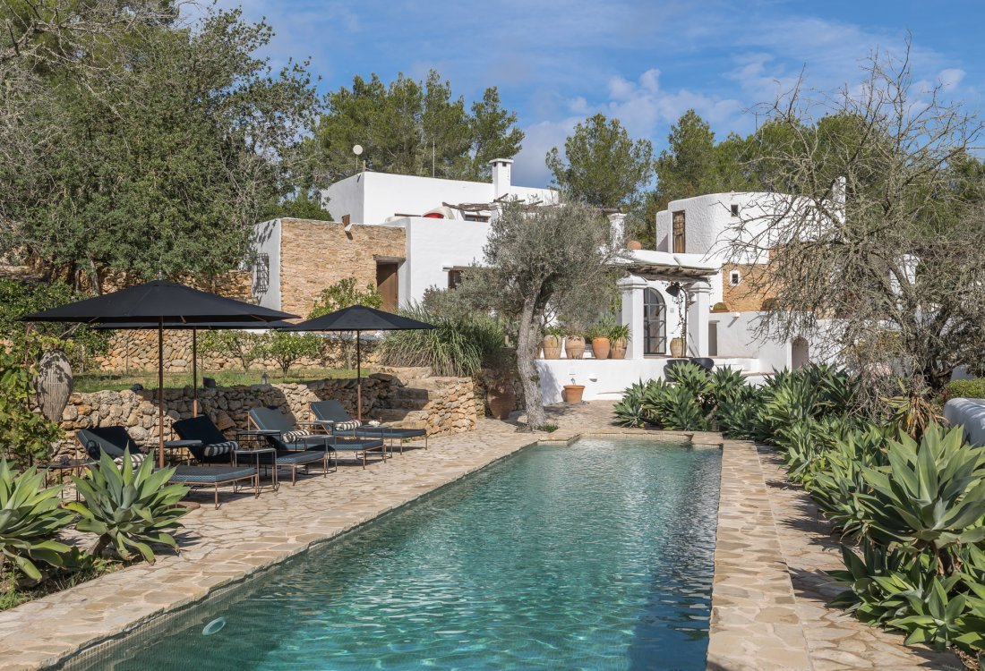 Exklusiv restaurierte Finca in absoluter Alleinlage - 1