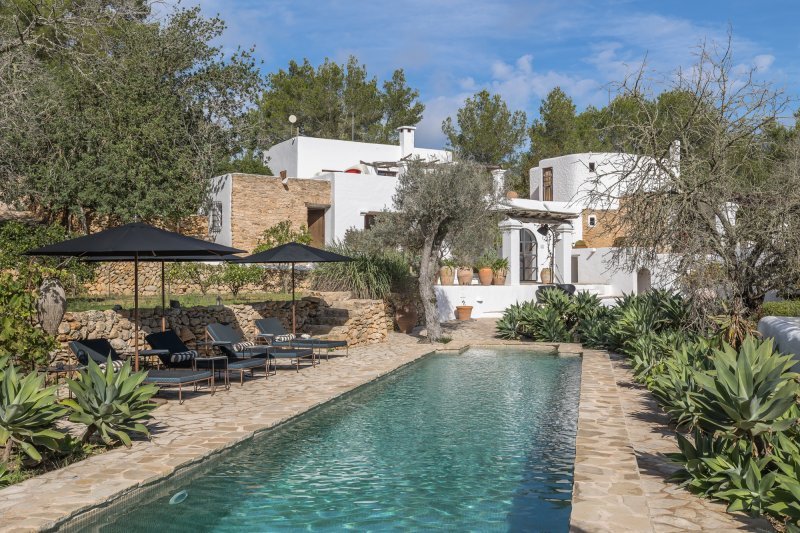 Exklusiv restaurierte Finca in absoluter Alleinlage - 1