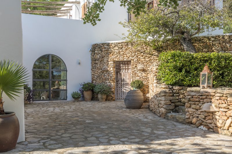 Exklusiv restaurierte Finca in absoluter Alleinlage - 4