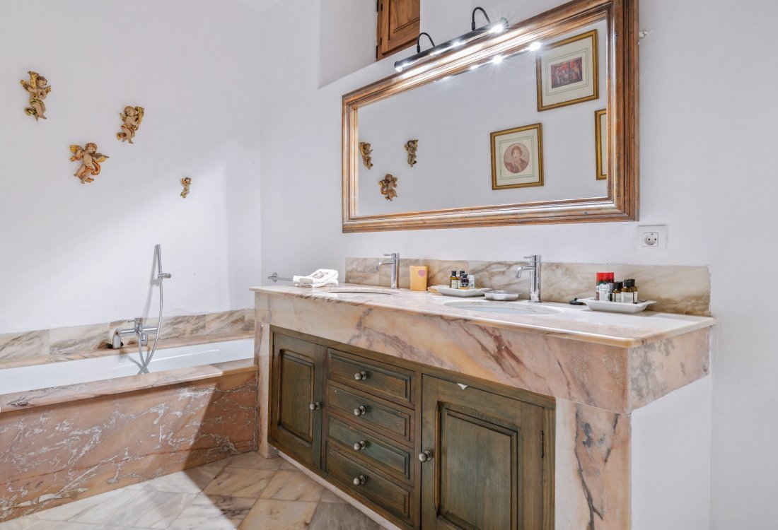Exklusive Wohnung mit großer Terrasse in Dalt Vila - 14