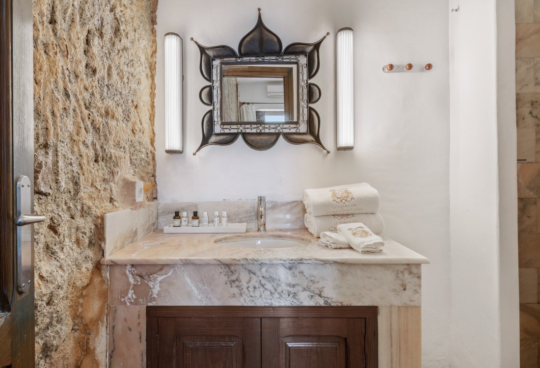 Exklusive Wohnung mit großer Terrasse in Dalt Vila - 12