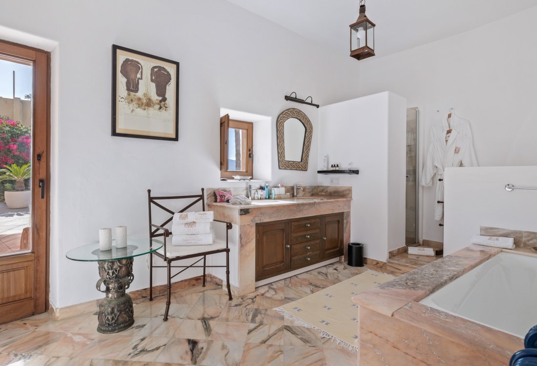 Exklusive Wohnung mit großer Terrasse in Dalt Vila - 11