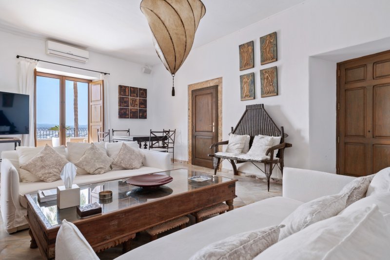 Exklusive Wohnung mit großer Terrasse in Dalt Vila - 4