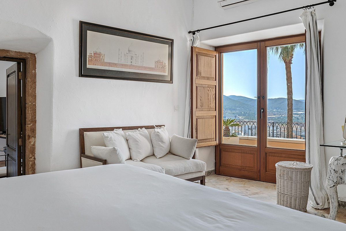 Exclusive apartment with large terrace in Dalt Vila - 10