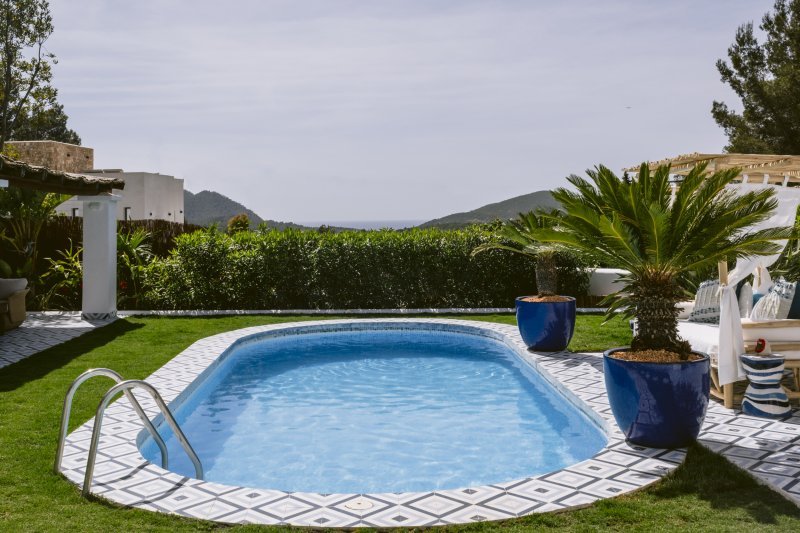 Renovated villa in quiet area with sea view - 4