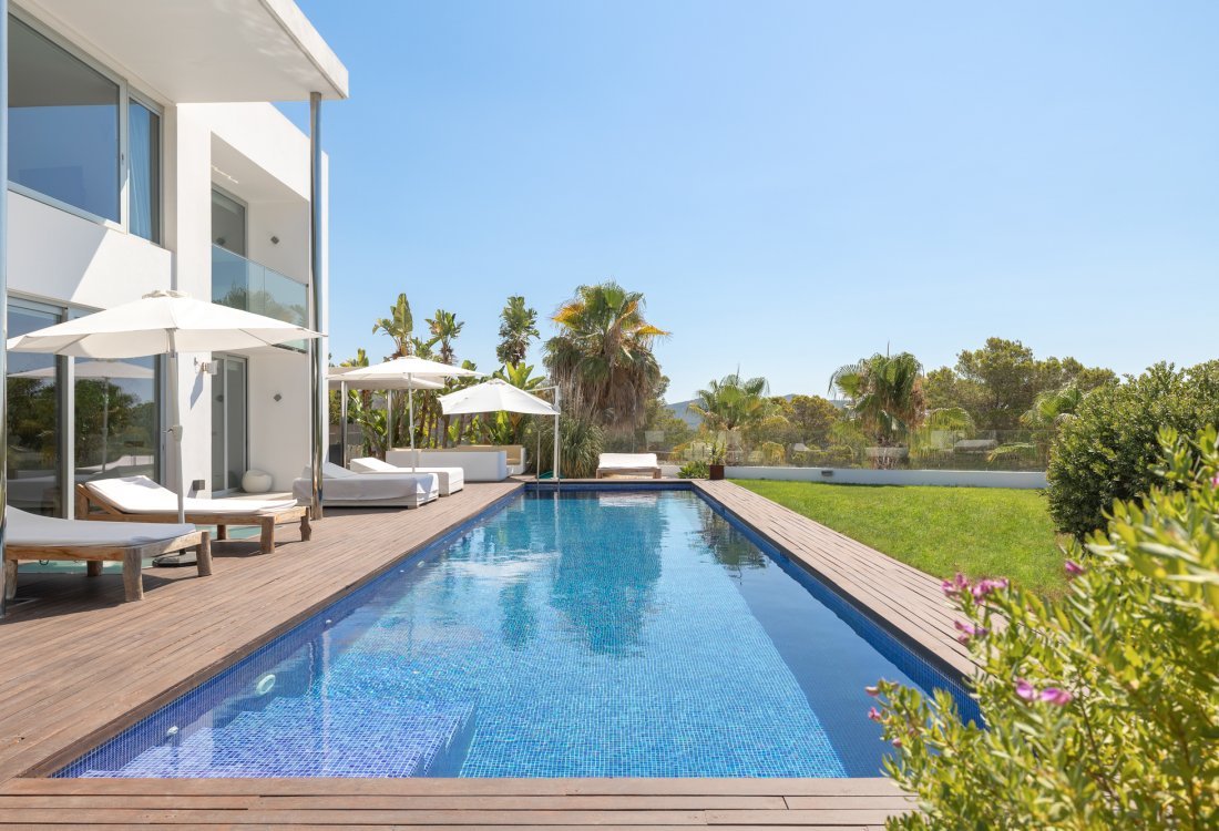 Luxuriöse Villa mit Vermietungslizenz und beeindruckendem Meerblick - 1
