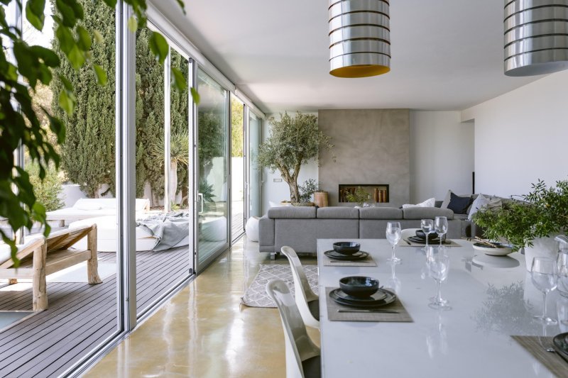 Luxurious villa with rental licence and impressive sea views - 5