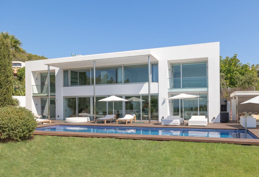 Luxuriöse Villa mit Vermietungslizenz und beeindruckendem Meerblick - 2