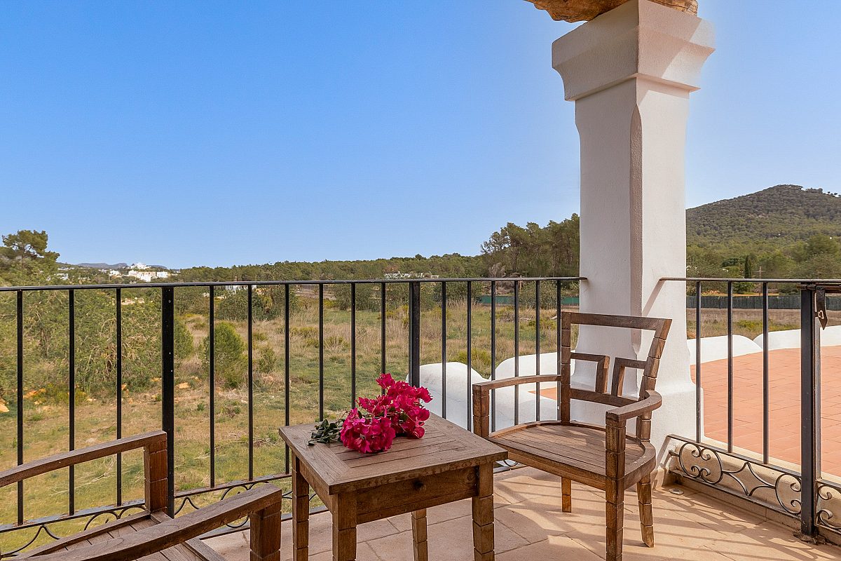 Finca con licencia turística y vistas abiertas - 13
