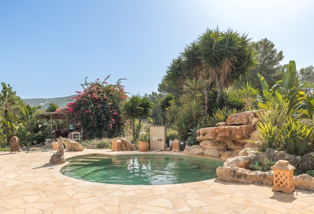 Finca mit Vermietungslizenz und offenem Blick - 2