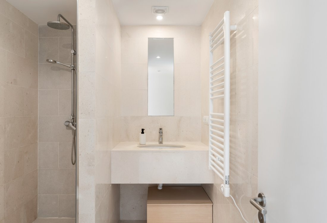 Exclusive apartment with panoramic views and style - 9
