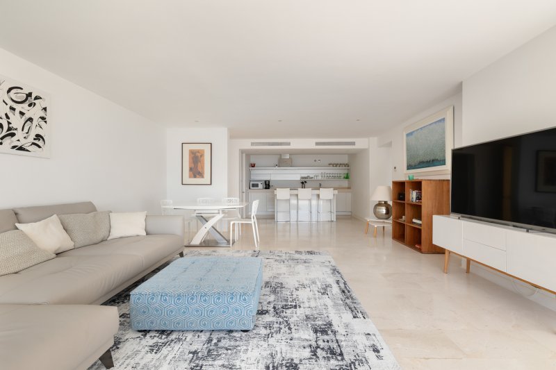 Exclusive apartment with panoramic views and style - 4