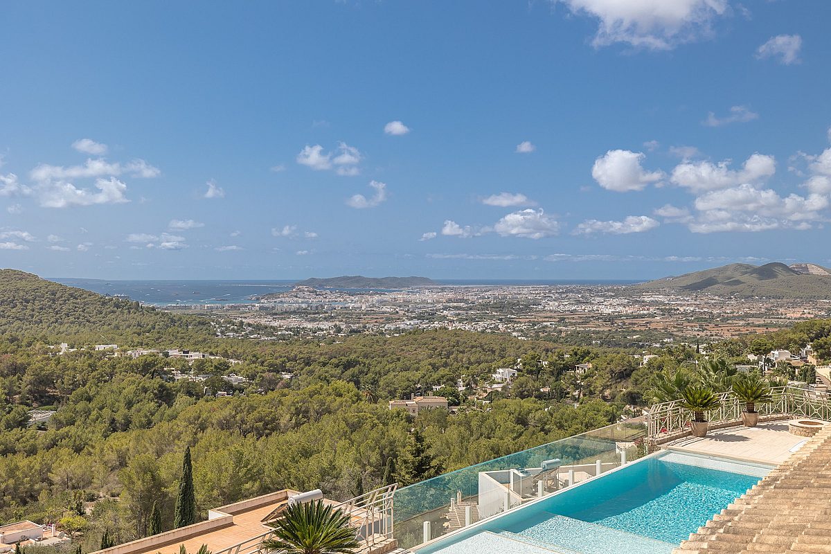 Mediterranes Anwesen mit atemberaubendem Blick - 2