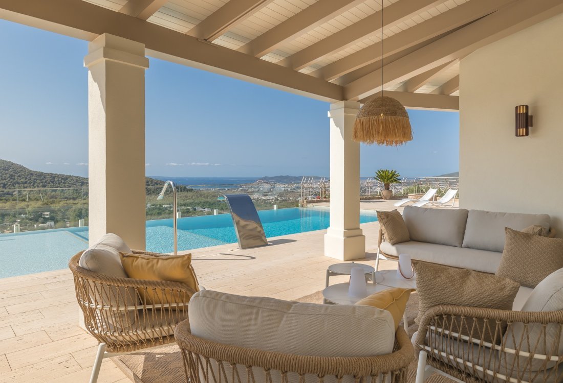 Mediterranean mansion with breathtaking views - 24