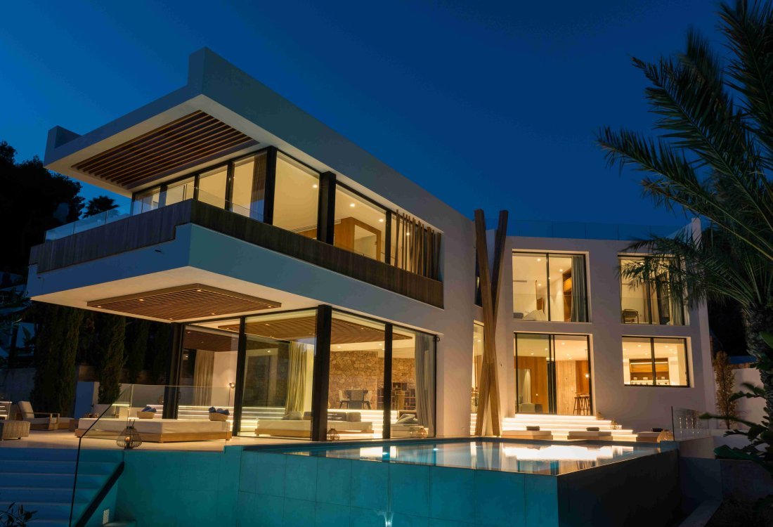 Exclusive luxury villa in prestigious gated community - 12