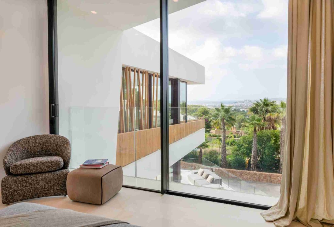 Exclusive luxury villa in prestigious gated community - 9