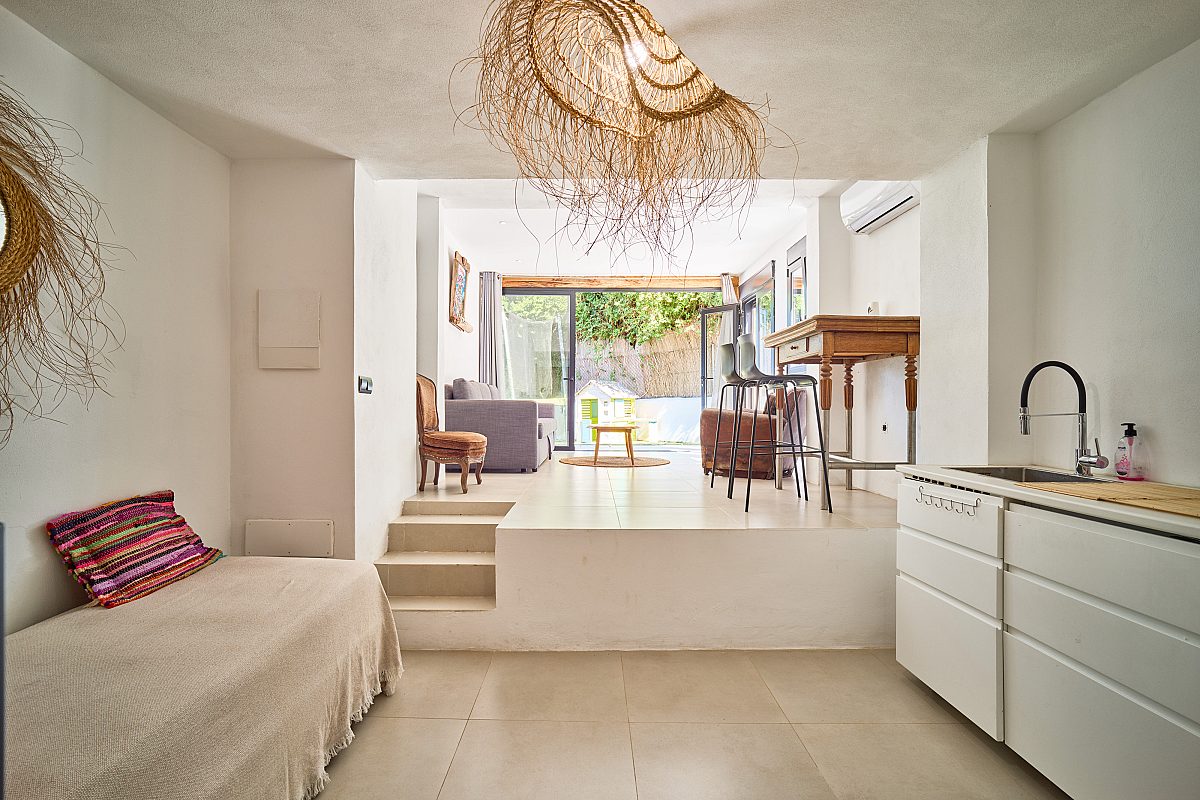 Mediterranean villa with impressive rooftop terrace - 20