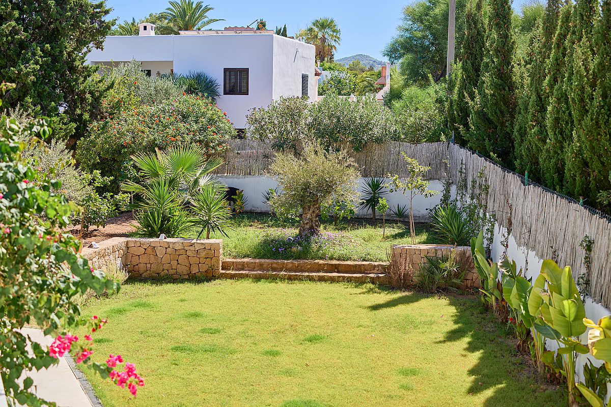 Mediterranean villa with impressive rooftop terrace - 24