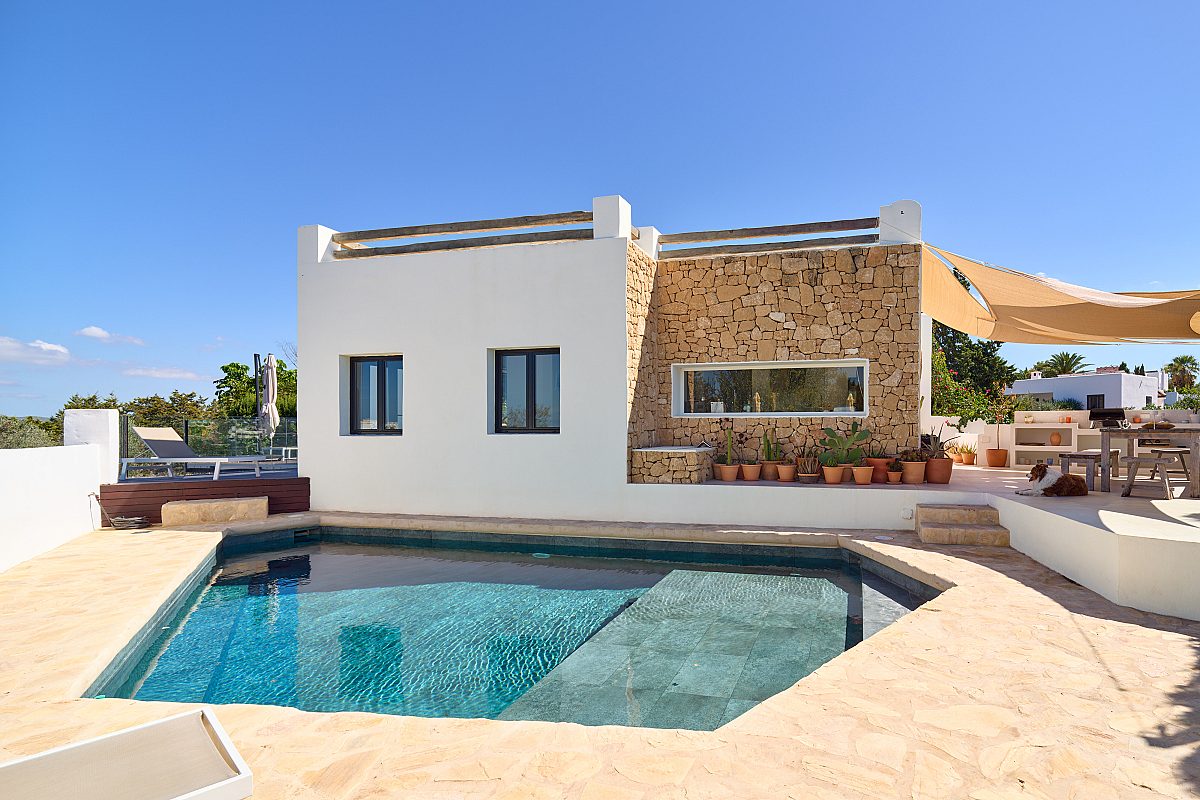 Mediterranean villa with impressive rooftop terrace - 22