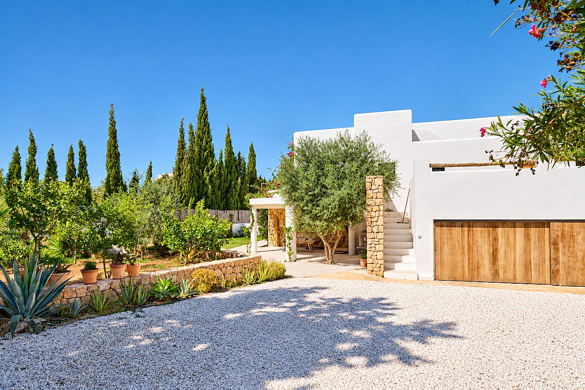 Mediterranean villa with impressive rooftop terrace - 1