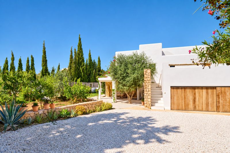 Mediterranean villa with impressive rooftop terrace - 1