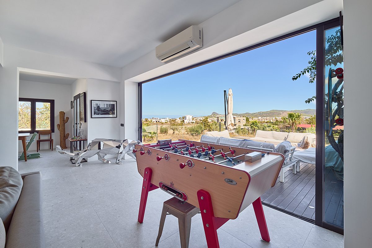 Mediterranean villa with impressive rooftop terrace - 9